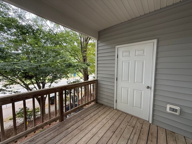 Building Photo - Newly Remodeled 3BD, 3BA Raleigh Townhome ...