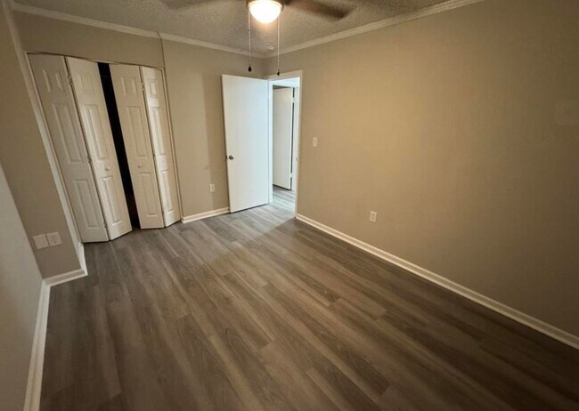 Building Photo - 6702 Jefferson Pl