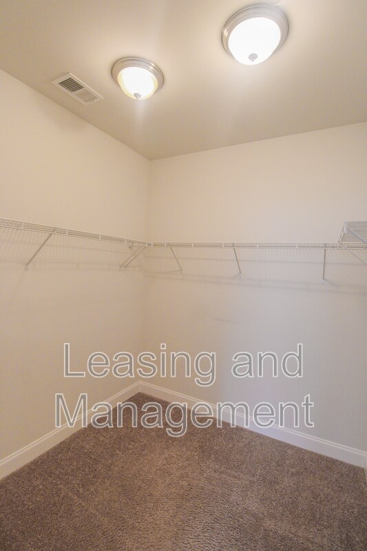 Building Photo - 333 Turnstone St