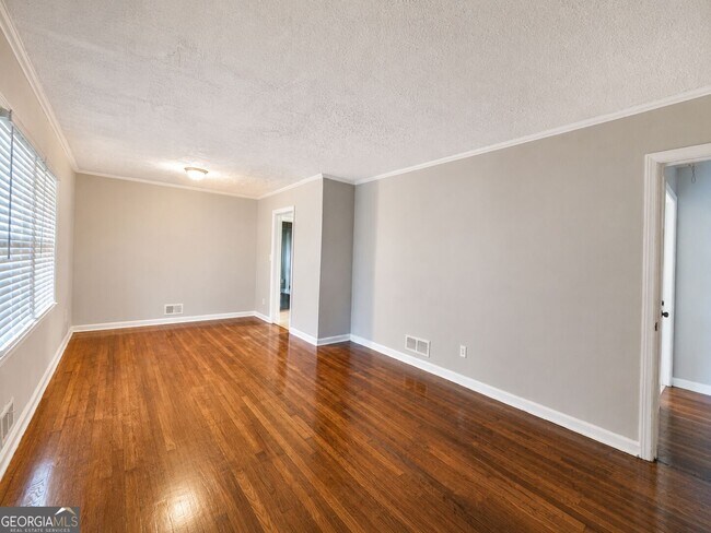 Building Photo - 2928 Belleau Ln SE