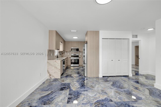 Building Photo - 10350 SW 48th St