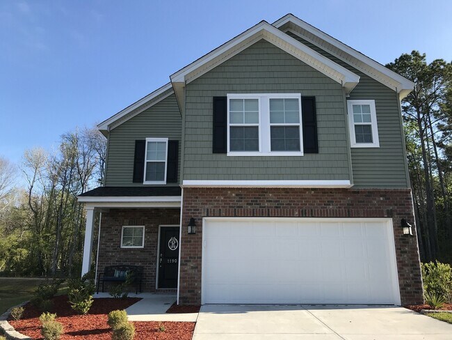 Primary Photo - LARGE HOME WITH A POND LOT!
