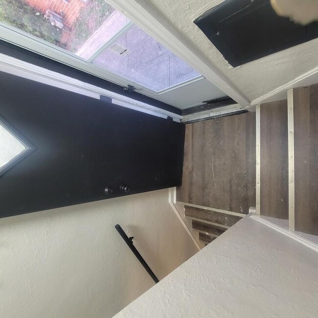 Building Photo - 13500 Crossburn Ave