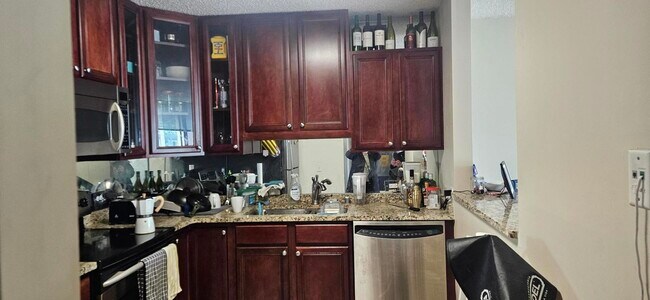 Building Photo - 33 W Delaware Pl