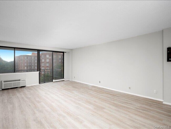 Building Photo - 15 Stewart Pl