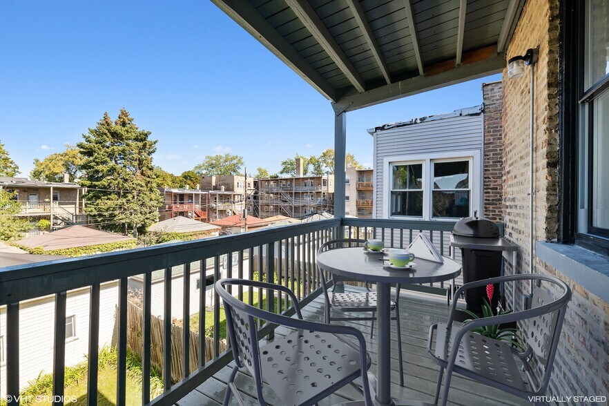 Building Photo - 3318 W Cullom Ave