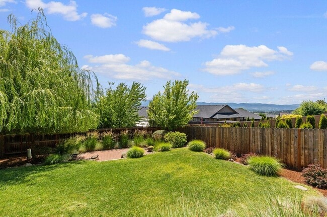 Building Photo - 4334 Vineyard Terrace
