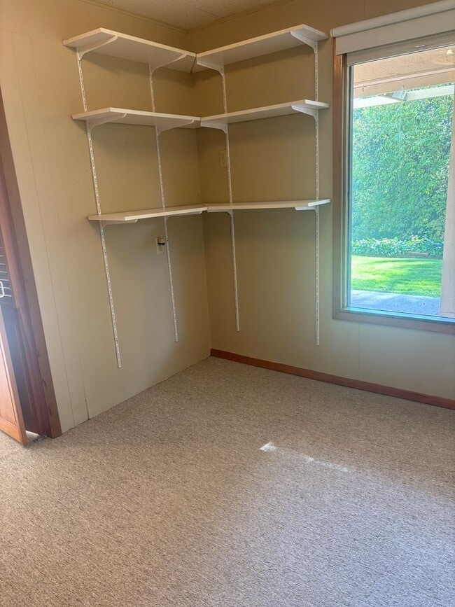 Building Photo - Enjoy 1.125 Acres near Downtown McMinnville