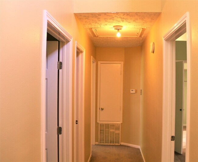Building Photo - 8846 N Rylander Cir