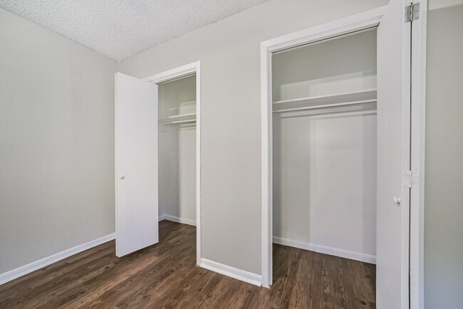 Building Photo - 1320 Barak Ln