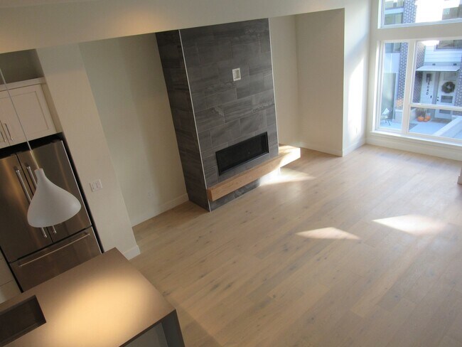 Building Photo - Town home a Block away from Sloan's Lake with roof top Deck