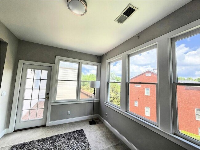 Building Photo - 3008 Riverstone Tr
