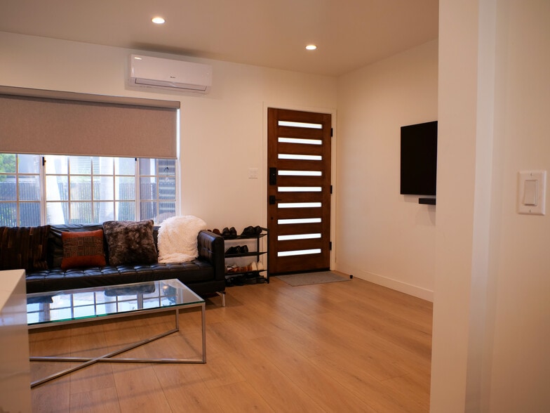 Building Photo - 3917 Tilden Ave