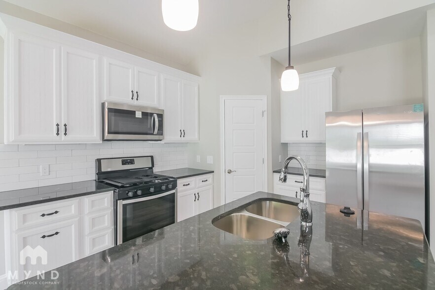 Building Photo - 3104 Rockwell Ln