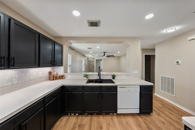 Building Photo - 7826 Chervil Ln