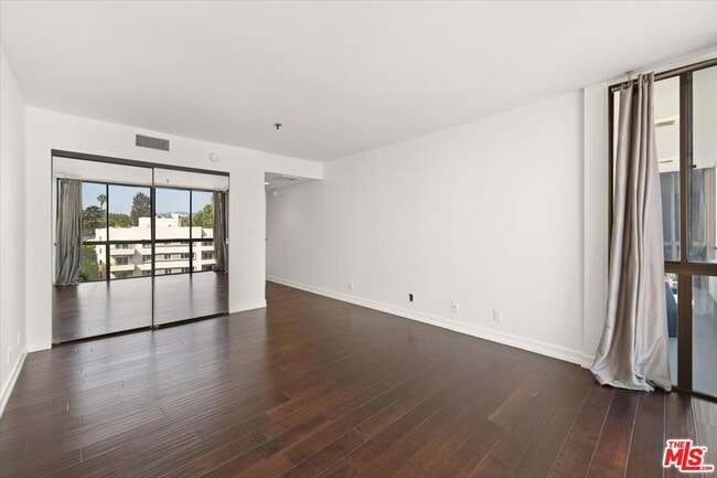 Building Photo - 10660 Wilshire Blvd