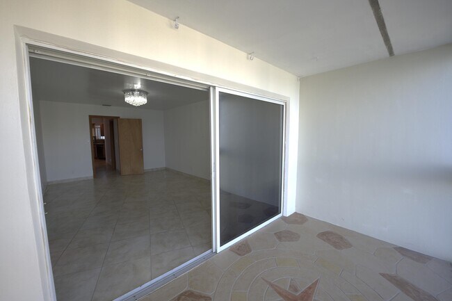 Building Photo - 100 Waterway Dr S