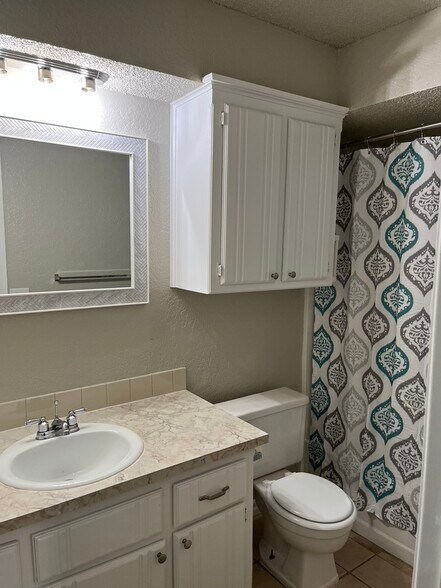 Building Photo - 1207 Sequoyah Cir