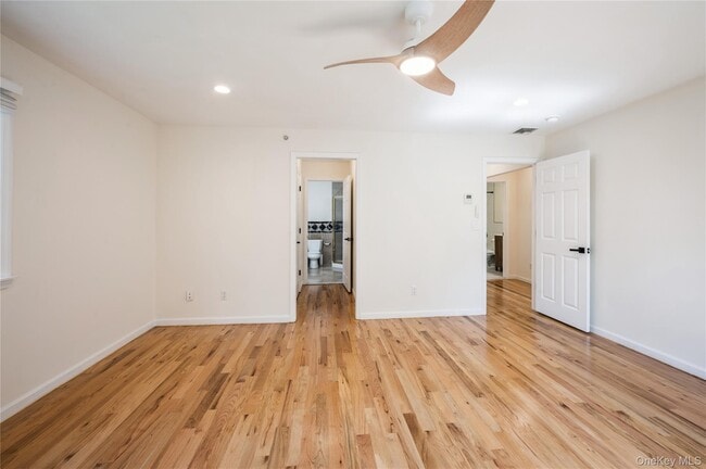 Building Photo - 138 Woodside Ave