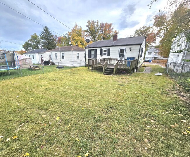 Building Photo - Charming 2-Bed Home in Saint Louis - Cozy ...