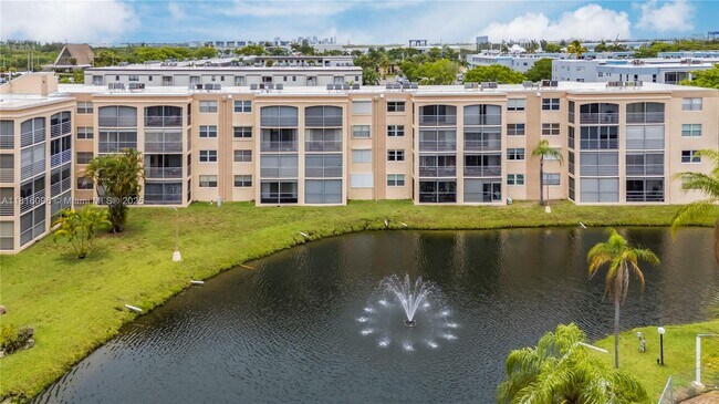 Building Photo - 505 E Dania Beach Blvd