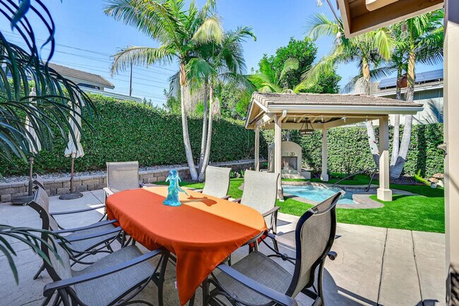 Building Photo - 1519 Via Hacienda