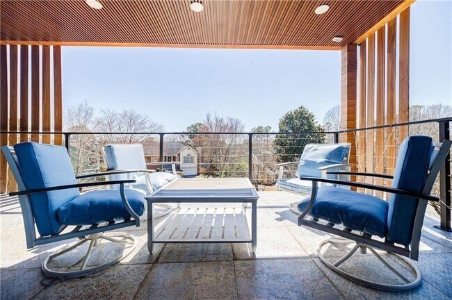 Building Photo - 1812 Hunters Glen NE