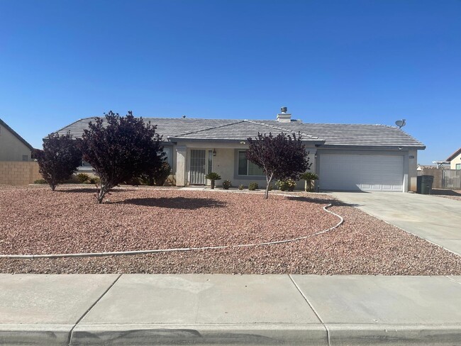 Primary Photo - Apple Valley Home in The Vineyards- 3 Bedr...