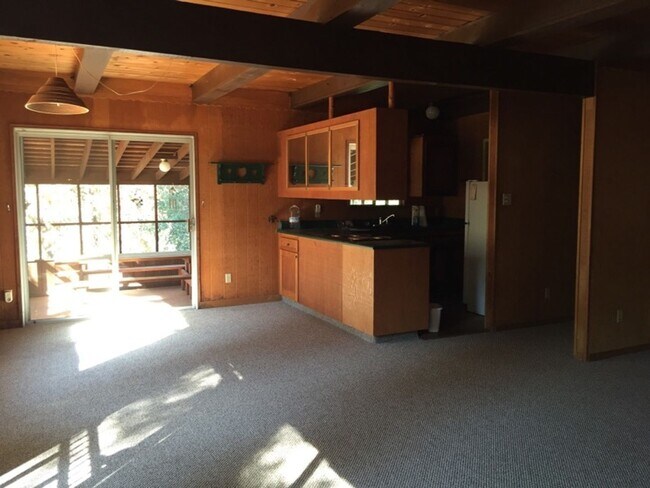 Building Photo - 38047 Peterson Rd