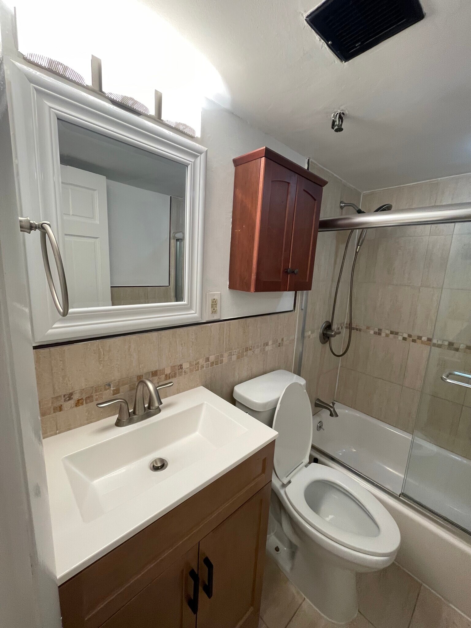 Building Photo - 242 Beacon St