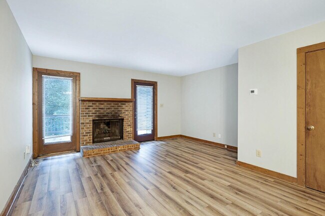 Building Photo - 5544 Kaplan Dr