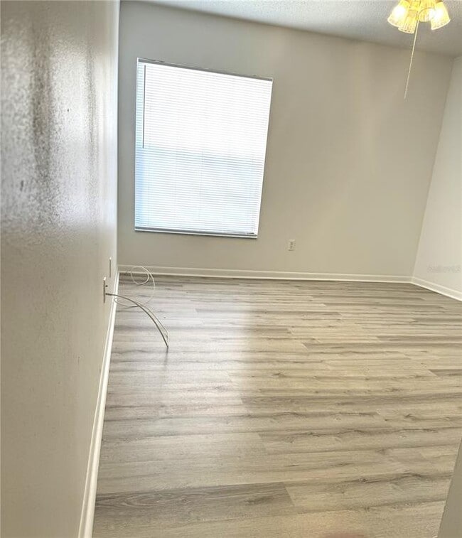 Building Photo - 13608 S Village Dr