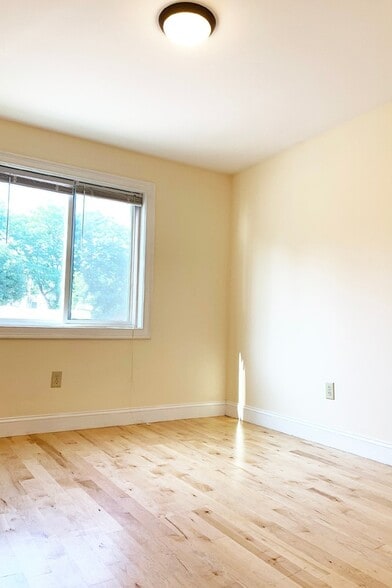 Building Photo - 152 North St