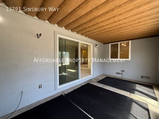 Building Photo - 33791 Sinsbury Way