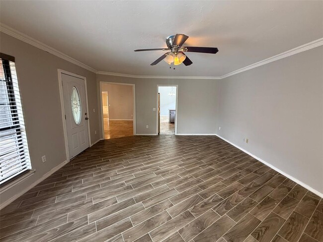 Building Photo - 8521 NW 121st St