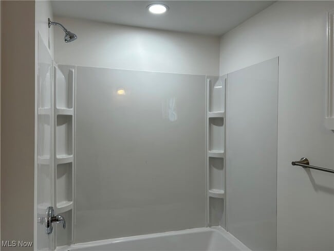 Building Photo - 15630 Holmes Ave