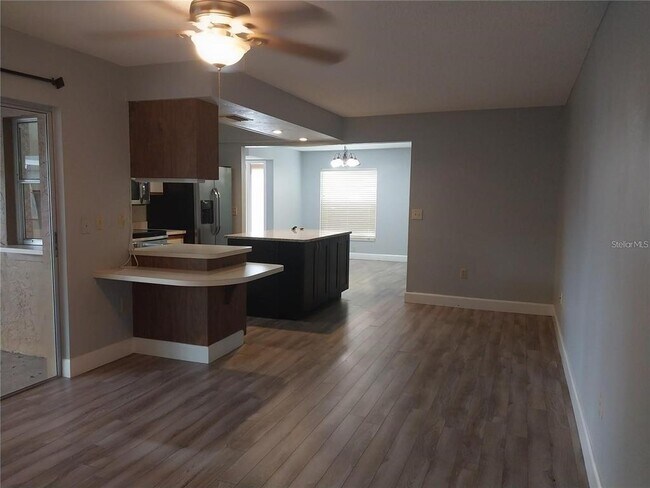 Building Photo - 3962 Basswood Dr
