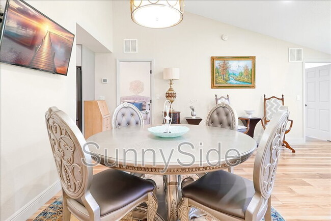 Building Photo - 42 Nottingham Way