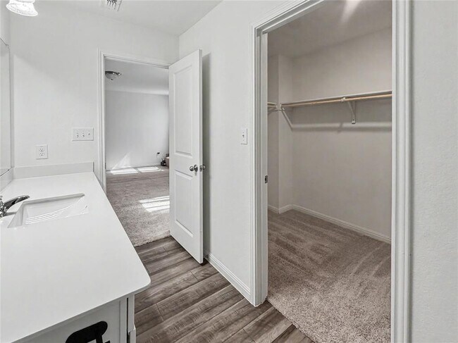 Building Photo - 229 Night Riders Wy