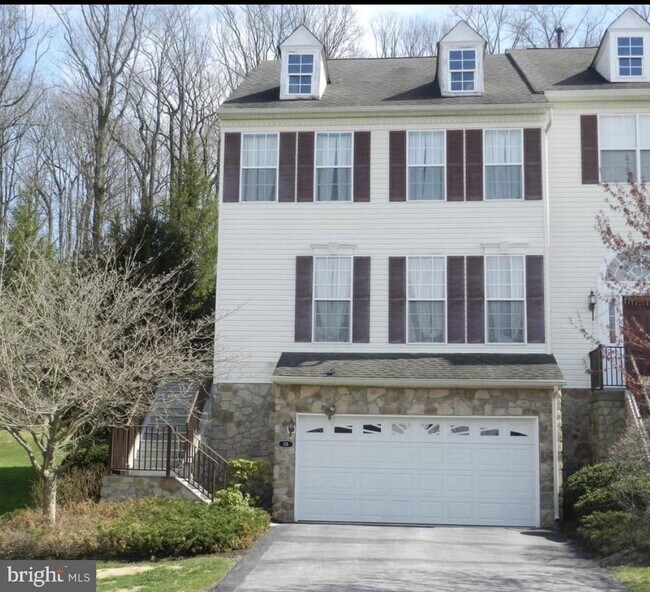 Building Photo - 116 Fringetree Dr