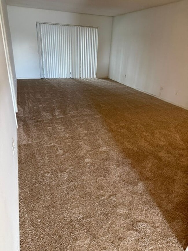 Building Photo - 2937 Regency Dr