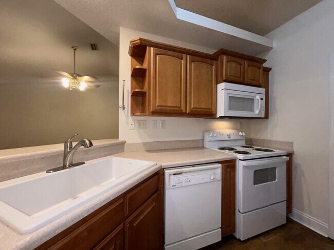 Building Photo - 3221 Twilight Dr