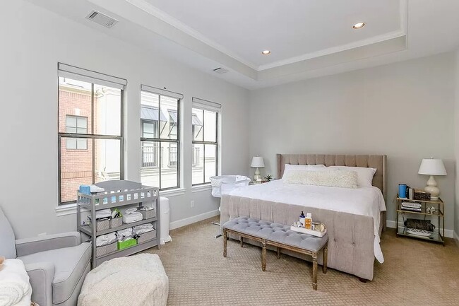 Building Photo - 5309 Blossom St