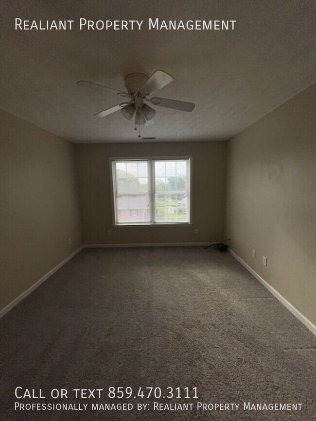 Building Photo - 229 Ridgewood Dr