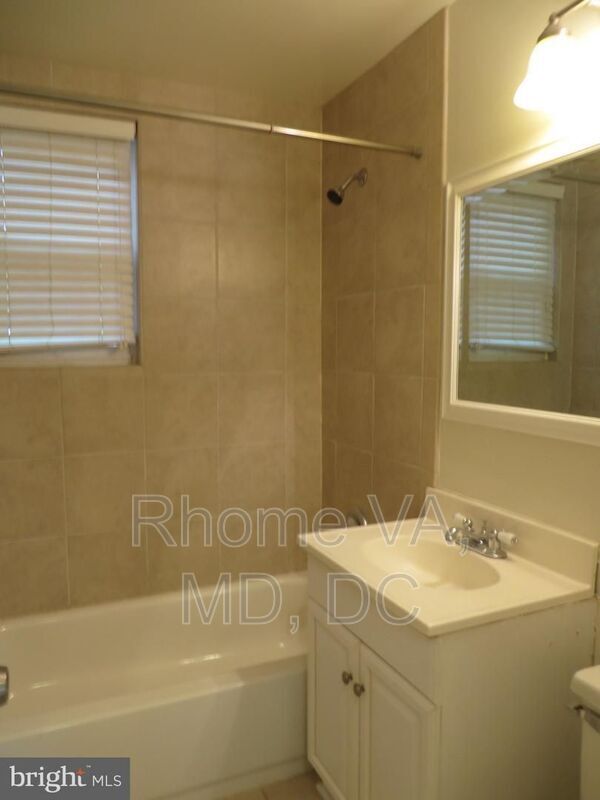 Building Photo - 4603 S 28th St