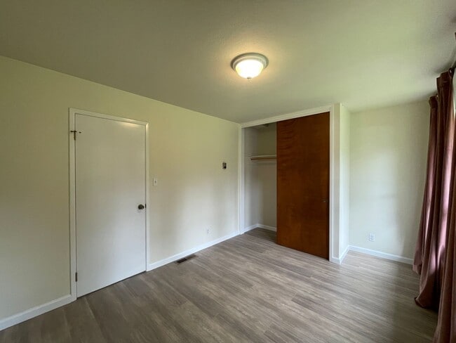 Building Photo - 1138 square feet Private Two bedroom, two bath upgraded home on 4 acres, 1 car garage, chicken co...