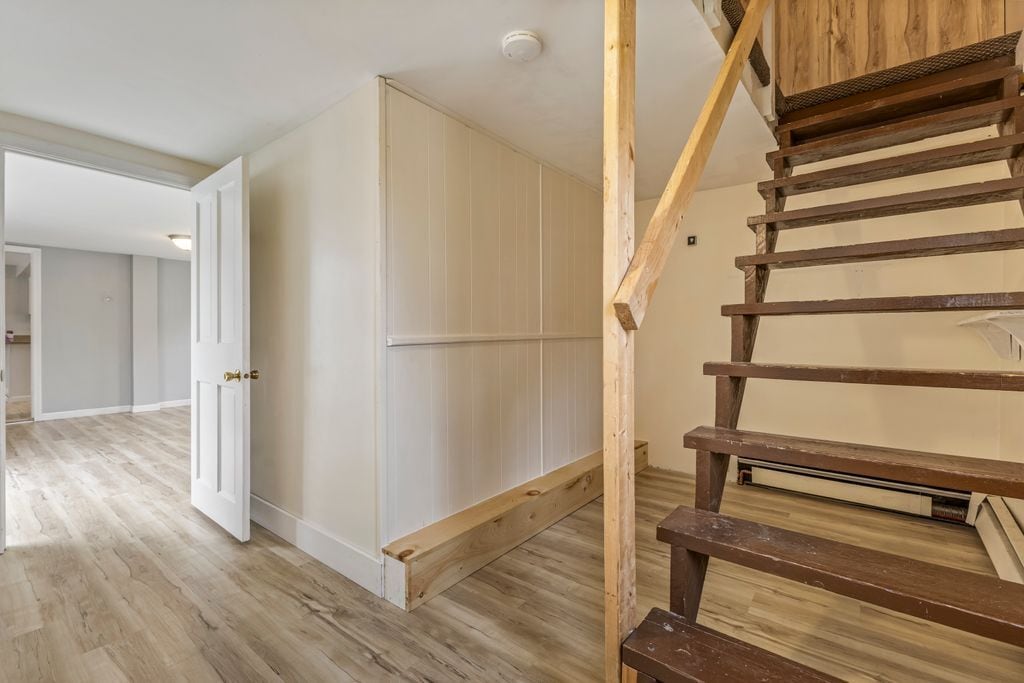 Building Photo - 83 Richardson St