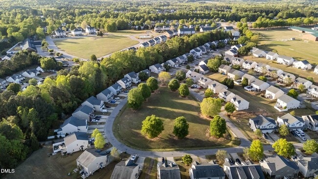 Building Photo - 225 Woodson Dr