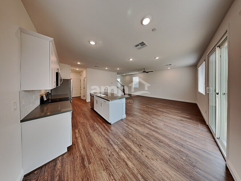 Building Photo - 10081 Aconitum Ct