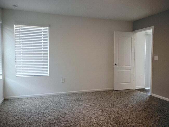 Building Photo - 2816 Buck Creek Pl
